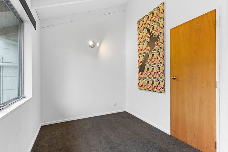 Photo of property in 137 Kingston Road, Shannon, Palmerston North, 4474