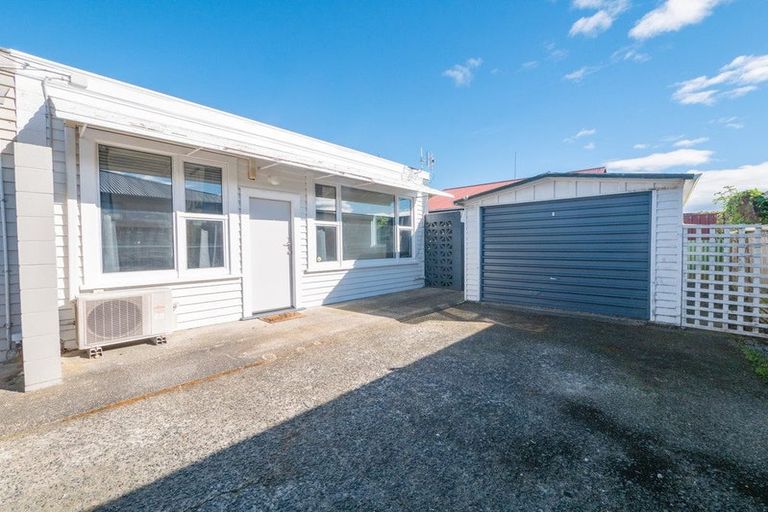Photo of property in 28d Hargest Crescent, Saint Kilda, Dunedin, 9012