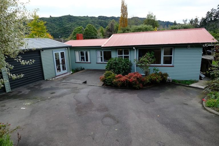 Photo of property in 139 Hine Road, Wainuiomata, Lower Hutt, 5014