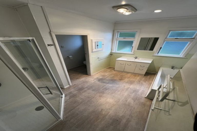 Photo of property in 162 Weraroa Road, Levin, 5510