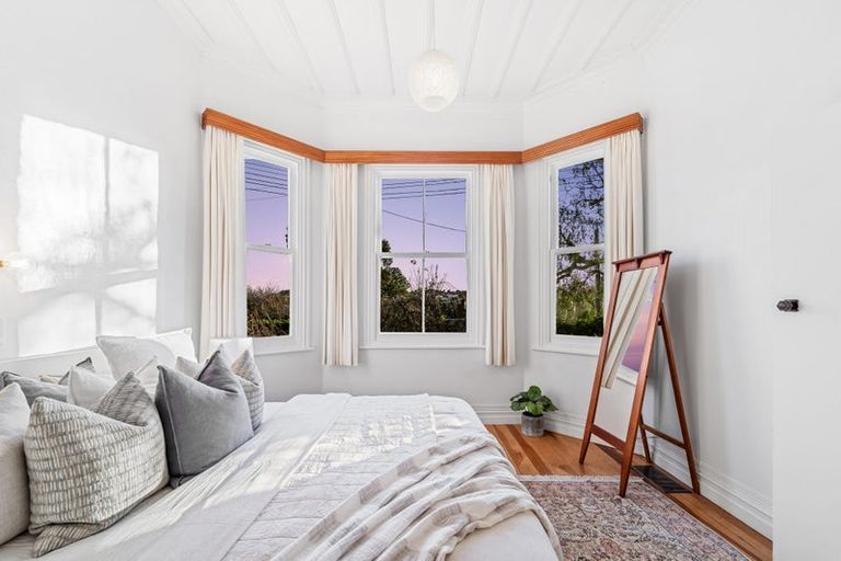 Photo of property in 21 Clarence Road, Northcote Point, Auckland, 0627