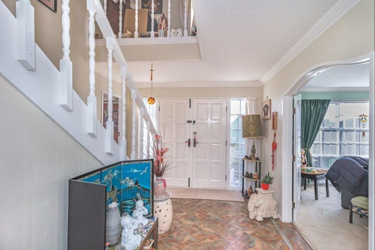 Photo of property in 2 Avon Street, Levin, 5510