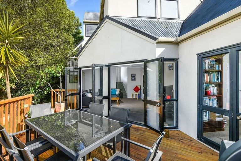 Photo of property in 2/8 Marua Road, Ellerslie, Auckland, 1051