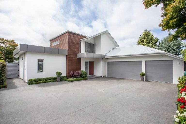 Photo of property in 21a Wai-iti Terrace, Burnside, Christchurch, 8053