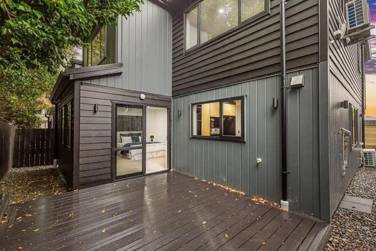 Photo of property in 56c Donovan Avenue, Massey, Auckland, 0614