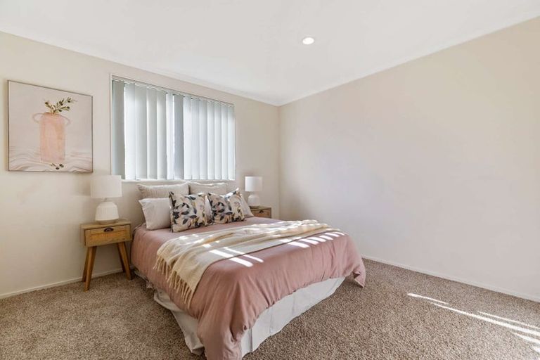 Photo of property in 14 Magnolia Drive, Waiuku, 2123