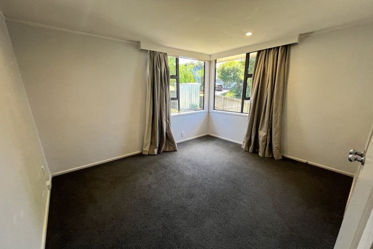 Photo of property in 10 Peter Terrace, Castor Bay, Auckland, 0620