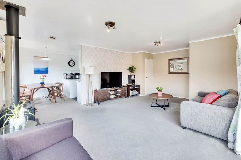 Photo of property in 118 Glen Road, Ranui, Auckland, 0612