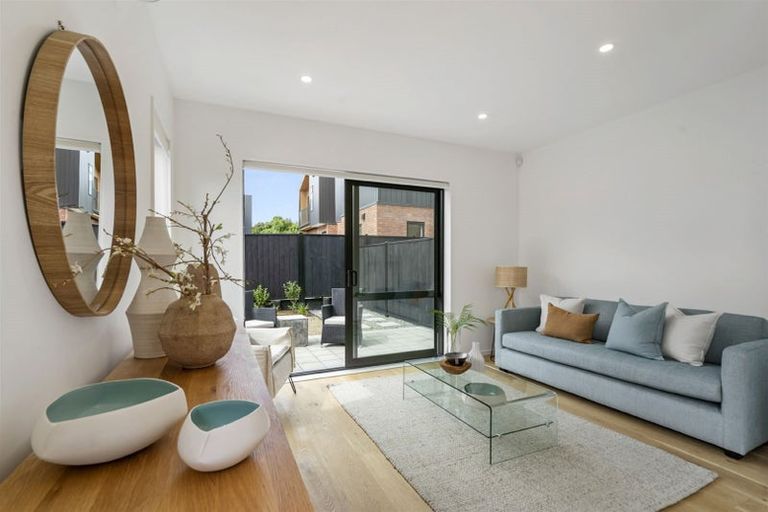 Photo of property in 1d Lowe Street, Belmont, Auckland, 0622