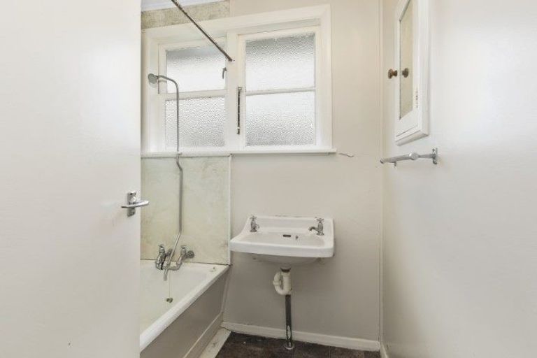 Photo of property in 3 Fisk Street, Naenae, Lower Hutt, 5011