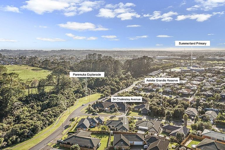 Photo of property in 24 Chelmsley Avenue, Henderson, Auckland, 0612