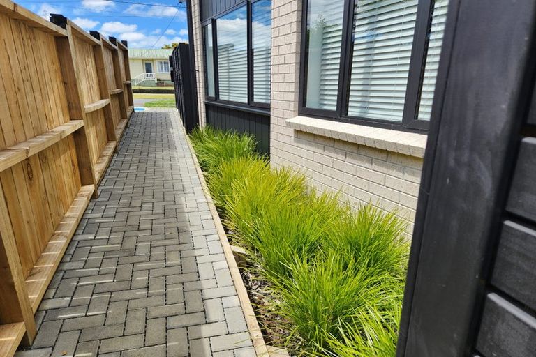 Photo of property in 64c Yeovil Road, Te Atatu Peninsula, Auckland, 0610