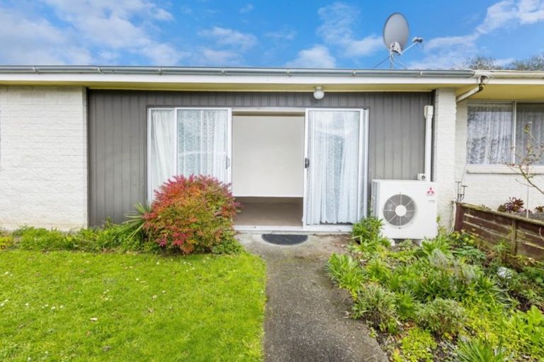 Photo of property in 2/45 Royal Street, Upper Hutt, 5018