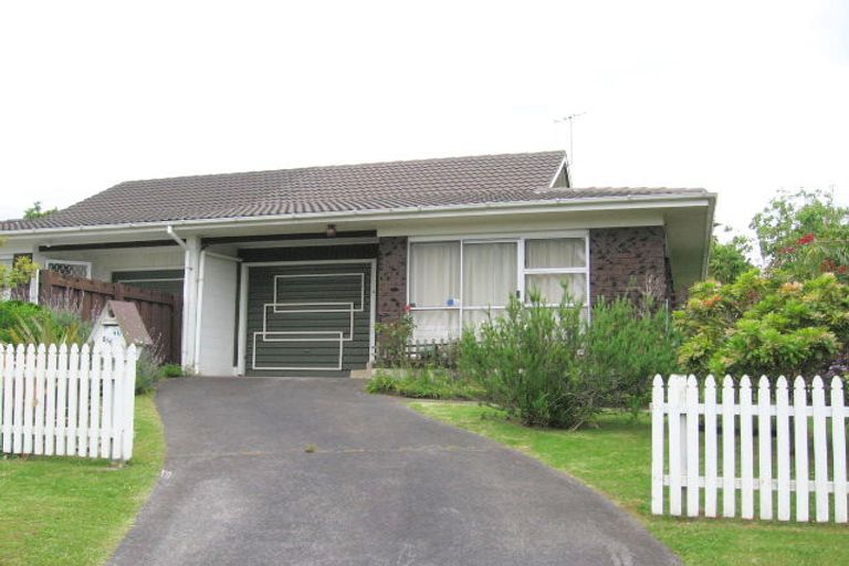 Photo of property in 1/2 Palm Court Drive, Glen Eden, Auckland, 0602