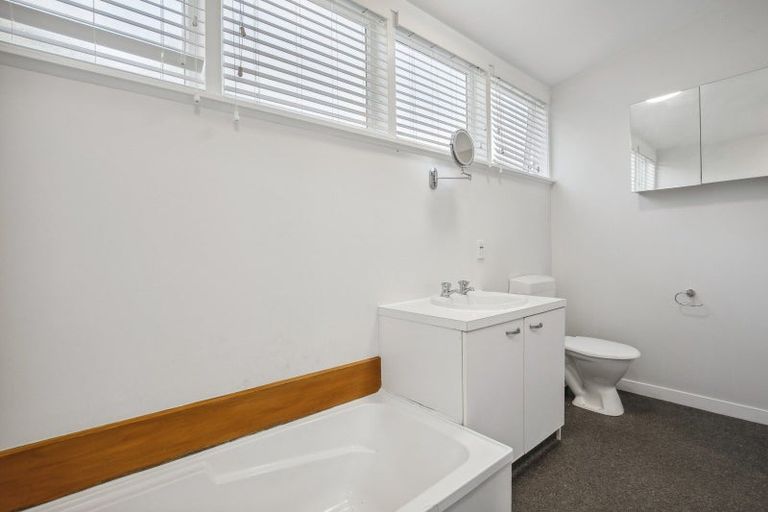 Photo of property in 6a Ahuriri Street, Strathmore Park, Wellington, 6022