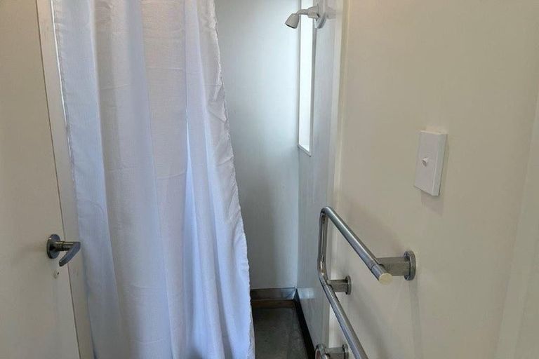 Photo of property in 12a Prince Regent Drive, Half Moon Bay, Auckland, 2012