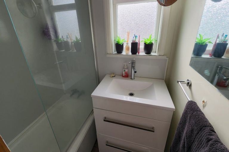 Photo of property in 16 Verel Street, Fairfield, Hamilton, 3214