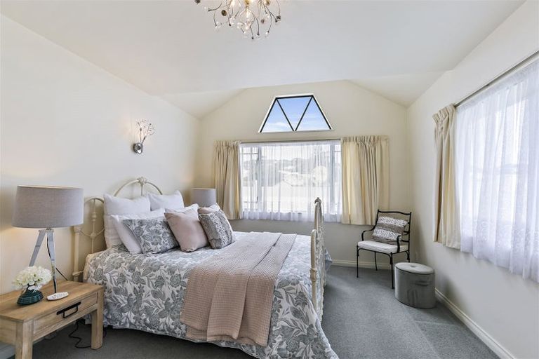 Photo of property in 15a The Quadrant, Miramar, Wellington, 6022