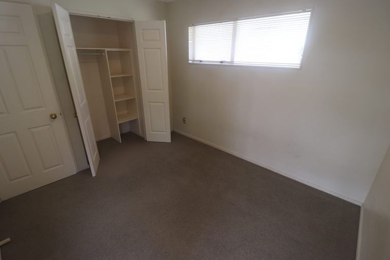 Photo of property in 6 Silkwood Grove, Totara Heights, Auckland, 2105