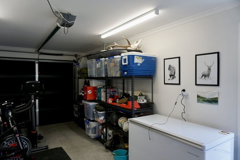 Photo of property in 6 La Mer Lane, Wallaceville, Upper Hutt, 5018