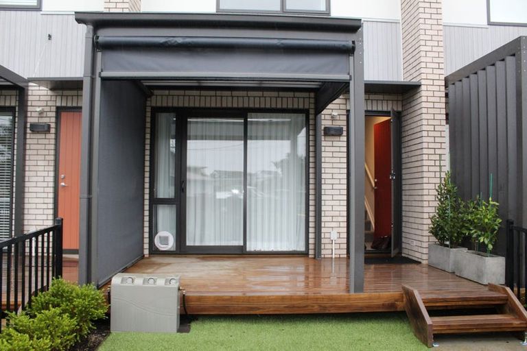 Photo of property in 24a Titoki Street, Te Atatu Peninsula, Auckland, 0610