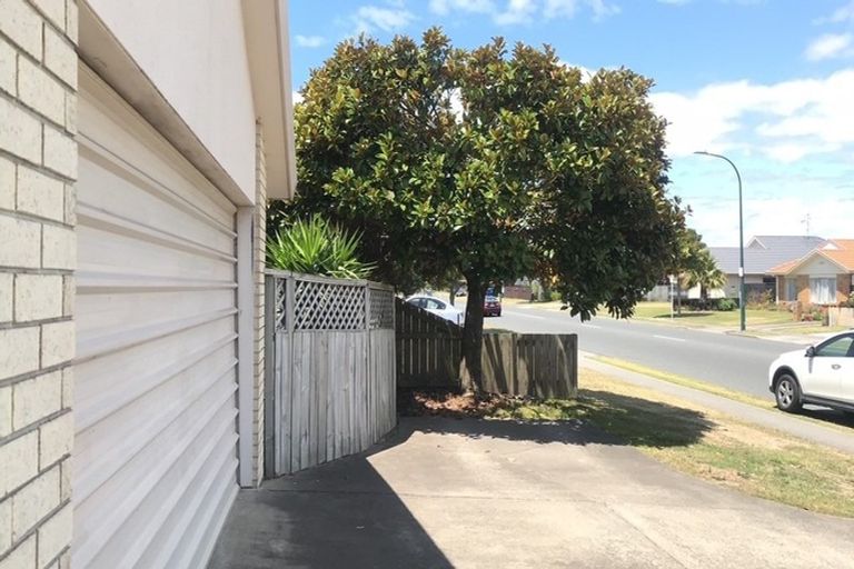 Photo of property in 321 Gravatt Road, Papamoa Beach, Papamoa, 3118