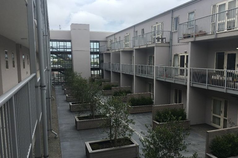 Photo of property in Luxford Villas, 204/72 Herald Street, Berhampore, Wellington, 6023