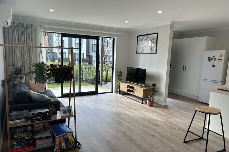 Photo of property in 5/73 Hobsonville Point Road, Hobsonville, Auckland, 0616