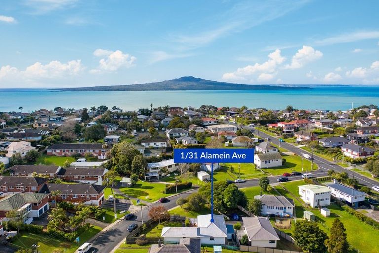 Photo of property in 1/31 Alamein Avenue, Belmont, Auckland, 0622