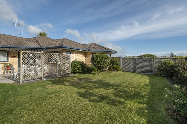 Photo of property in 27 Lysaght Place, Welcome Bay, Tauranga, 3112