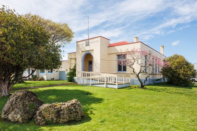 Photo of property in Feilding Courthouse, 91 Kimbolton Road, Feilding, 4702