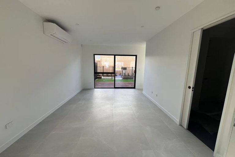 Photo of property in 31 Gunn Way, Hobsonville, Auckland, 0616