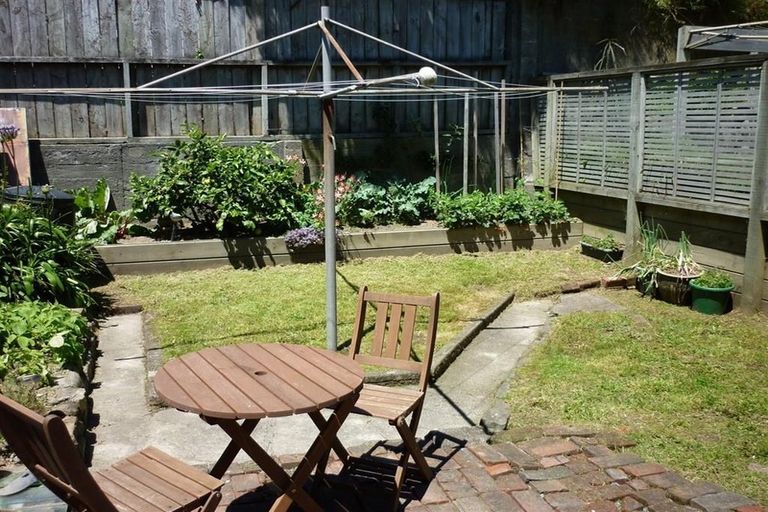 Photo of property in 3 Royal Street, Berhampore, Wellington, 6023