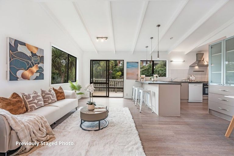 Photo of property in 2/104 Ocean View Road, Northcote, Auckland, 0627