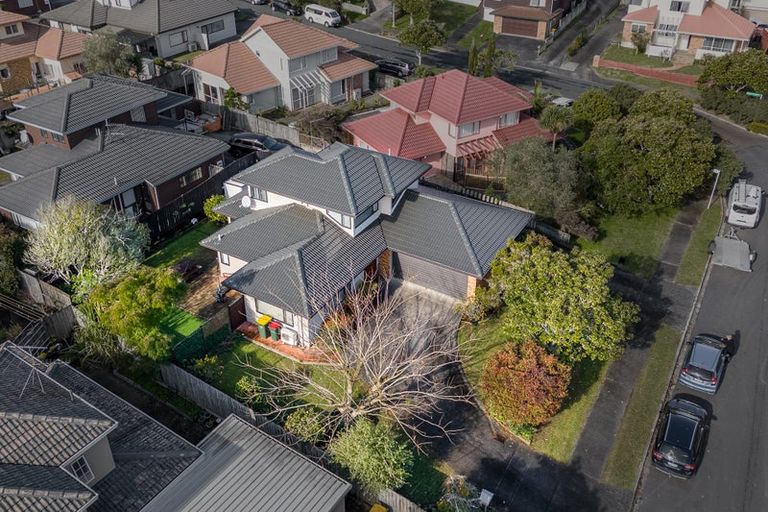 Photo of property in 1/8 Mandica Place, Sunnynook, Auckland, 0632