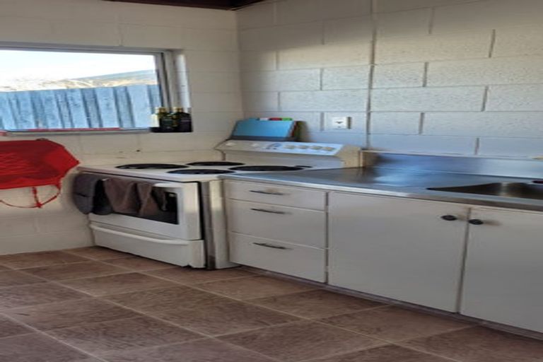 Photo of property in 24 Maire Street, Inglewood, 4330