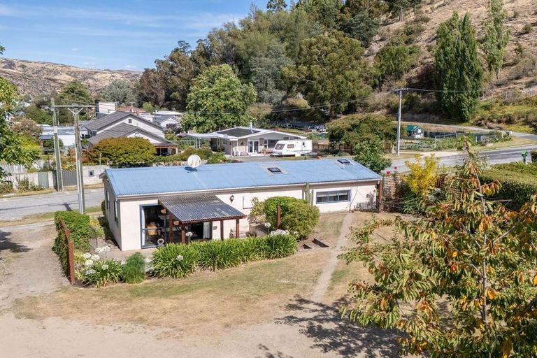 Photo of property in 5 Ednam Street, Roxburgh, 9500