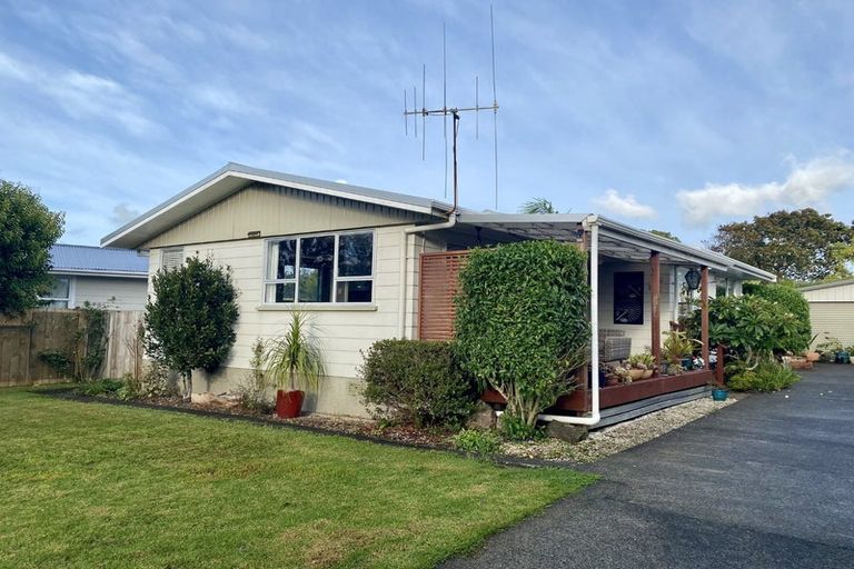 Photo of property in 16 Beazley Crescent, Tikipunga, Whangarei, 0112