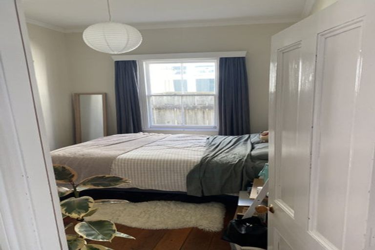 Photo of property in 9 Rixon Grove, Mount Victoria, Wellington, 6011