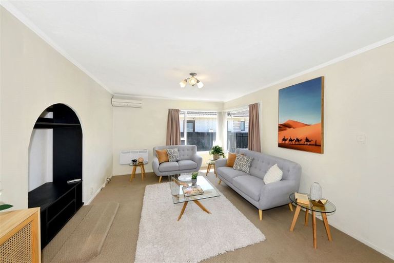 Photo of property in 11 Glenora Place, Hornby, Christchurch, 8042