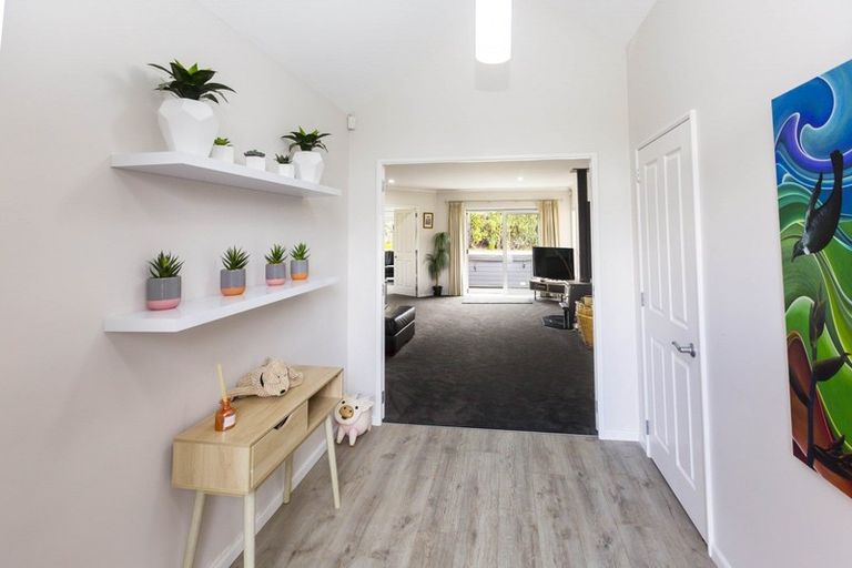 Photo of property in 65 Mount Marua Way, Timberlea, Upper Hutt, 5018