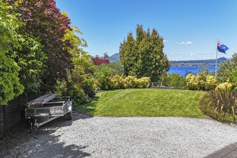 Photo of property in 17 Silich Street, Acacia Bay, Taupo, 3330
