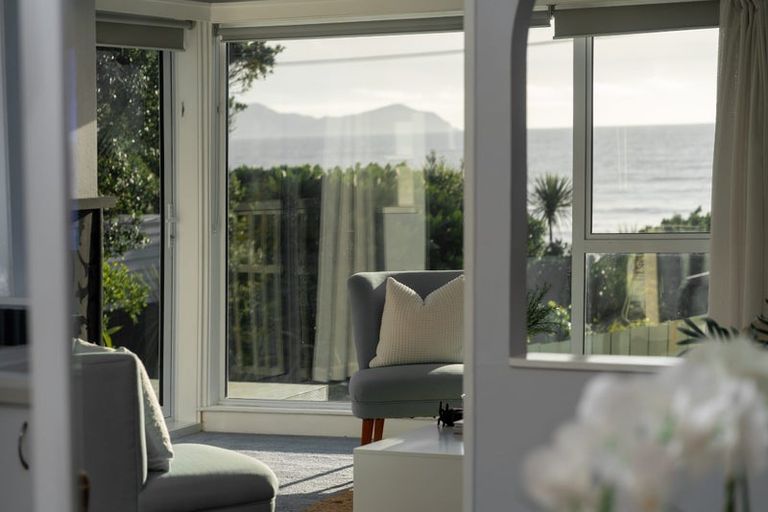 Photo of property in 77 The Parade, Paekakariki, 5034