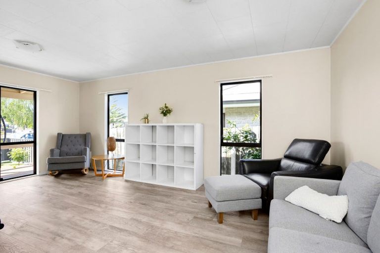 Photo of property in 36 Ryan Crescent, Greenmeadows, Napier, 4112