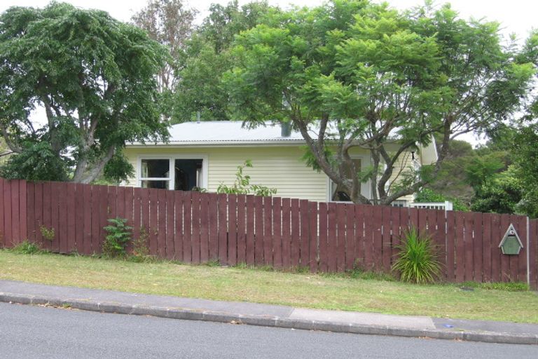 Photo of property in 21 Tamahere Drive, Glenfield, Auckland, 0629