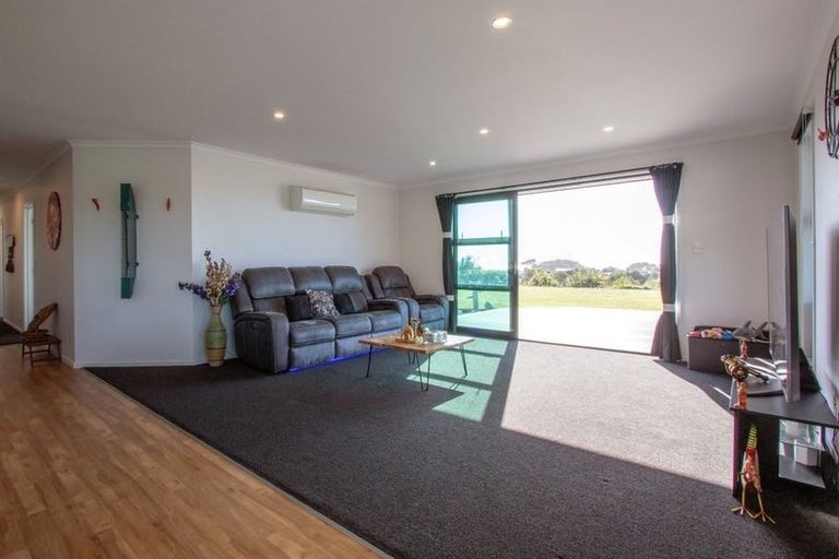 Photo of property in 10 Takutai Terrace, Ruatapu, 7883