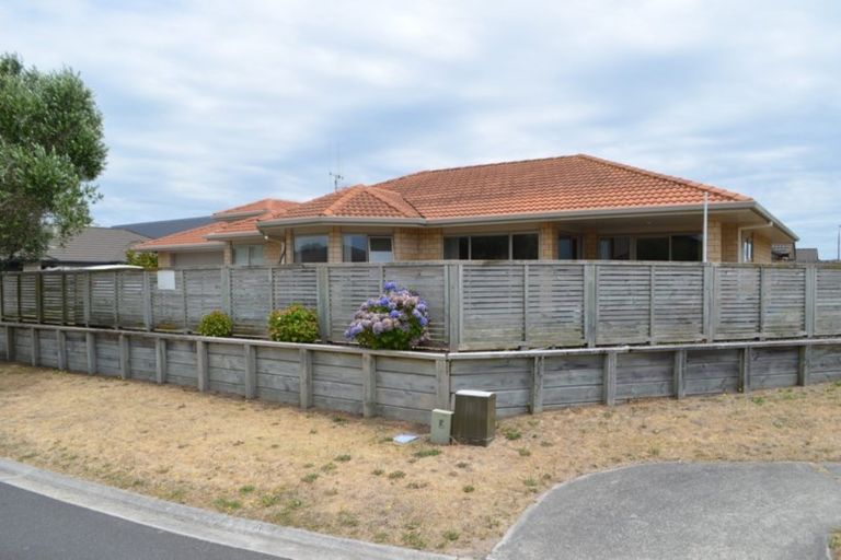 Photo of property in 2 Millie Court, Papamoa Beach, Papamoa, 3118