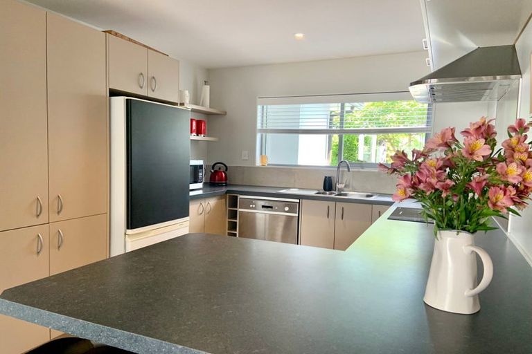 Photo of property in 92 Wairarapa Terrace, Merivale, Christchurch, 8014