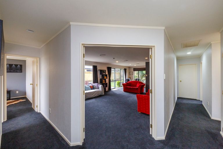 Photo of property in 3 Logan Way, Kelvin Grove, Palmerston North, 4414