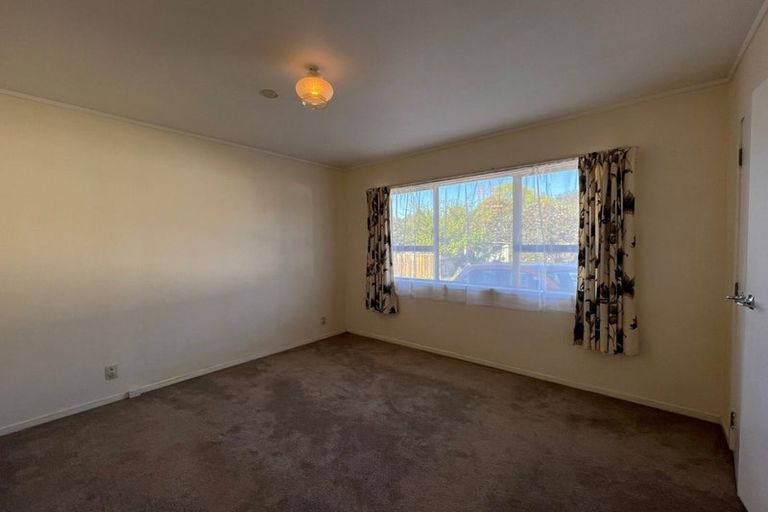 Photo of property in 2/36 Pukeroa Place, Papakura, 2110